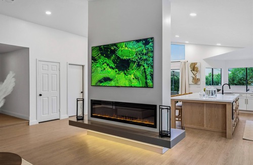 Temecula House | Luxury Lake House Retreat