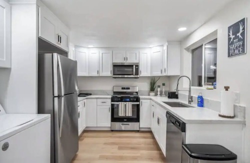 Cedar Glen House | Luxury Lakeview Duplex with Game Room