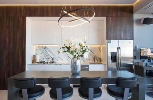 Romantic Zone Condo | Luxury Pier 57 Condo in Romantic Zone