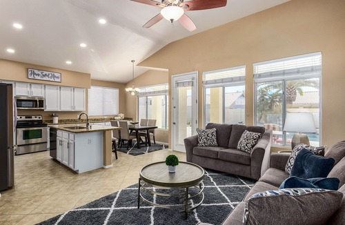 Hillcrest Ranch Homeowners House | Luxury Resort Home, Arrowhead, Glendale, Sparkling Pool, Location, Location!