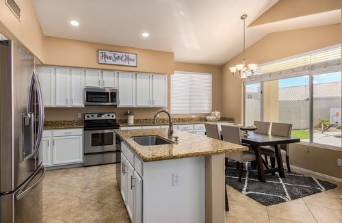 Hillcrest Ranch Homeowners House | Luxury Resort Home, Arrowhead, Glendale, Sparkling Pool, Location, Location!