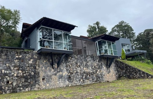 Valle de Bravo House | ¡Magnífico rancho con espectacular vista al lago!