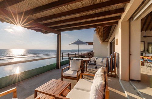 Zihuatanejo Apartment | Marea Beachfront Villas