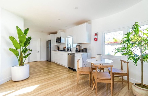 Racquet Club West House | Marvelous 5-bedroom house with pool