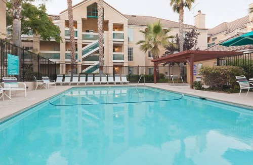 San Bruno Hotel | Minutes to San Francisco Zoo! Onsite Parking, Pool, Pet-friendly Property!
