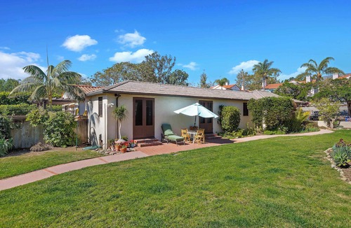 Montecito House | Miramar Beach Cottage Steps to Sand Sleeps 4