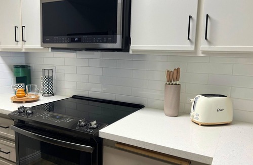 Rancho Cucamonga Condo | Modern 2-Bedroom Condo Prime Location