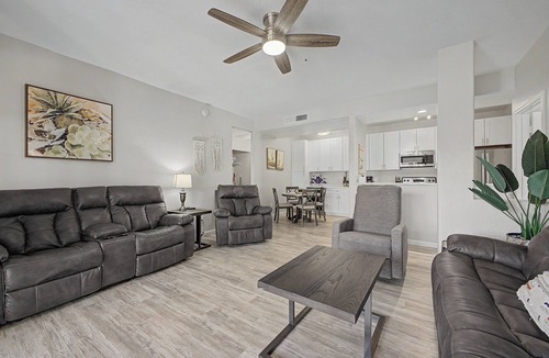 North Scottsdale Condo | Modern 2BR/2BA Retreat: Ground Floor/Pool, Spa, Gym/North Scottsdale Getaway