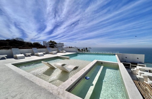 Balcones de Loma Linda Apartment | Modern apartment with sea views