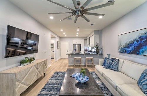 Irvine Business Complex House | Modern Irvine Condo w/Pool - 7 Mi to Beach!