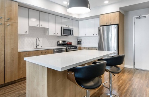 South of Market Apartment | Modern SoMa 1BR w/ Gym + Roofdeck near BART (Civic Center) by Blueground