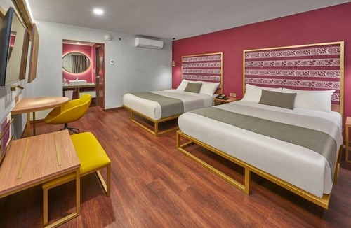 Jalatlaco Hotel | Modern Stay | 2 Double Beds Near Historic Center