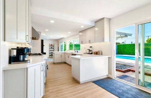 Westminster House | Modern Summer Pool House in Heart of OC