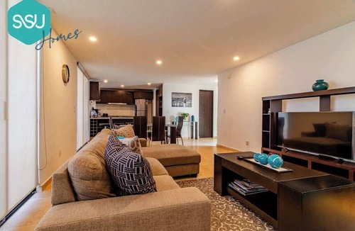 El Marques House | Monet AAC Grand Stay for 8 Guests | SISU Homes