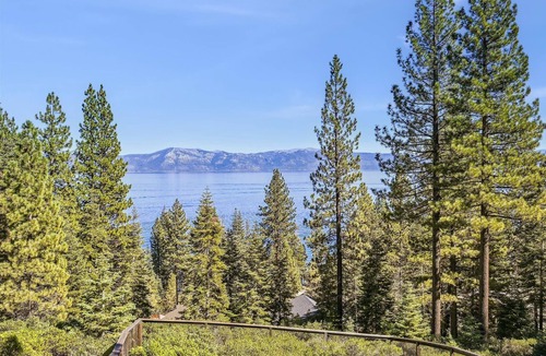 Carnelian Bay House | Monthly Lease - Lake Vista by Tahoe Getaways - Lake Views, Fenced Backyard & Private Hot Tub