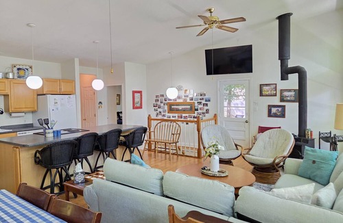 Lost Bridge Village House | Moon Beam-Lakefront-Community Pool & Lost Bridge Marina Nearby