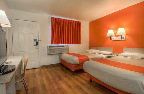 Chino Hotel | Motel 6 Chino, CA - Los Angeles Ontario