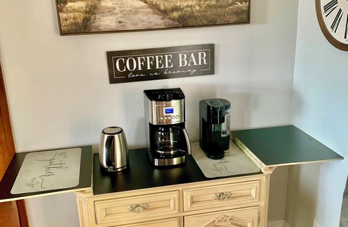 Hesperia House | 🌵 “Mountain View 2BR Country Home -Netflix – Spacious