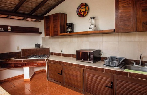 Troncones Villa | Cozy 3 Bedroom Pet friendly beachfront Villa in Troncones - La Majahua,