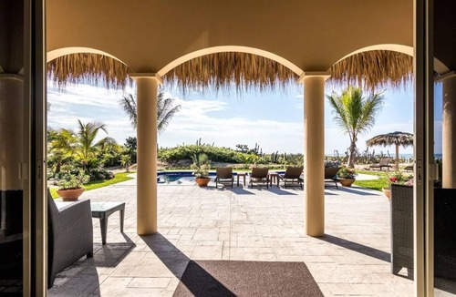 San Pedro Mixtepec Villa | Casa Delfin - Beach Front Villa w/Pool & Resort