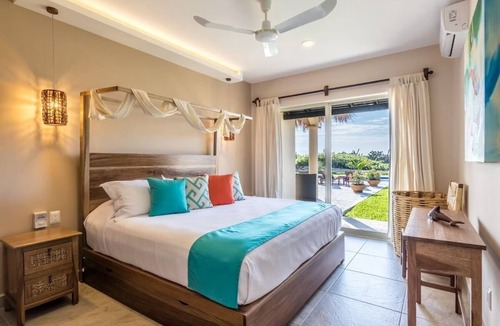 San Pedro Mixtepec Villa | Casa Delfin - Beach Front Villa w/Pool & Resort