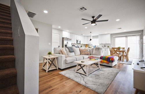 South Mountain House | New 2025 Modern Home, Ice-Cold A/C, 8 Min to Sky Harbor, Sleeps 6