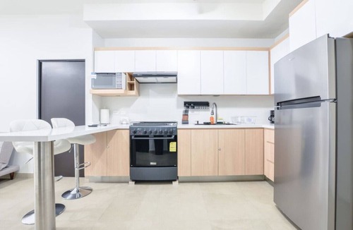 Monterrey Apartment | ¡Nuevo y Céntrico con Gym! - 2 Cama Queen + Wifi