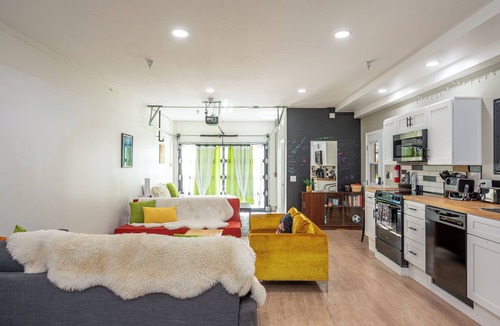 Ocean Beach Apartment | Ocean Roars & Fiery Sunsets Sunflower ADUManCave - 750 SQFT, Large OB/PtLoma