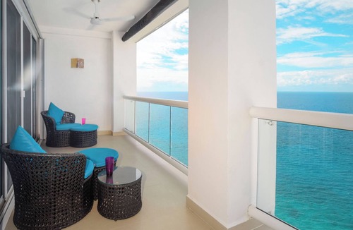 Zona Hotelera Norte House | Oceanfront Oasis at Peninsula Grand 13B