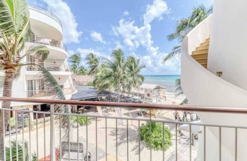 Puerto Juarez Condo | Oceanfront Condo: Infinity Pool & Beach Access