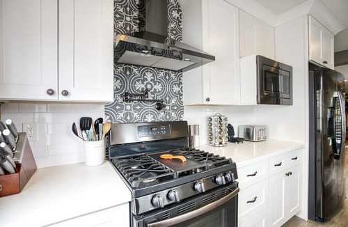 Encanto House | ❤️of PHX in Historic Willo Heated Pool Chef's Kitchen Fast WiFi