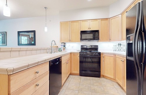 Mammoth Lakes Condo | On Golf Course! Lovely Furnished, Private Gas Grill & Laundry. Pool On-site