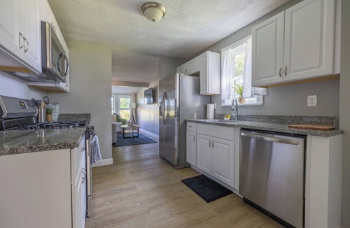 Warwick Apartment | Our home boasts gorgeous views and a short walk from the beach & marina.