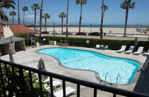 West Beach Hotel | Pacific Coast Hideaway! Cozy Queen Stay w/Pool & Gym Access! Wharf Adventures!