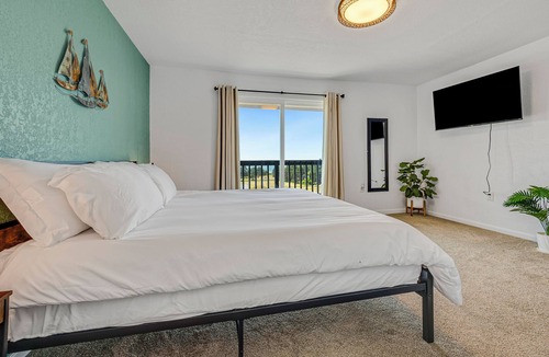 Smith River House | Panoramic Ocean View - Game Room - Fire Pit - Large Deck - Casino - Redwoods