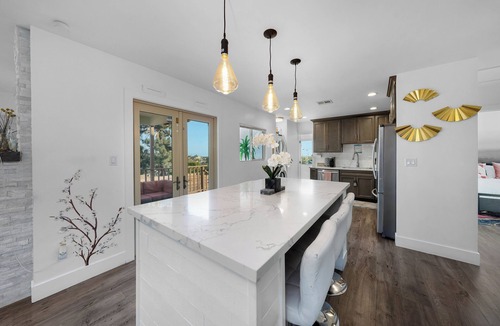 Lincoln Acres House | Paradise View: Luxury Pool & Spa Retreat