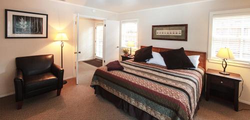 Pacific Grove House | Pine Acres Lodge