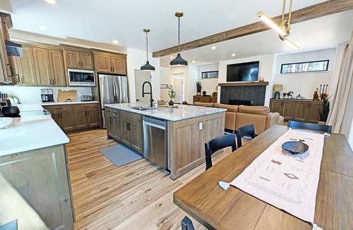 Overlook Park House | Pine Mountain 6 - BRAND NEW HOME! 4 Bd, 4 Bath, SHARC, Hot Tub + More!