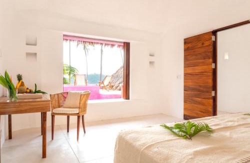 Costa Careyes Hotel | Playa Rosa Bungalows Careyes