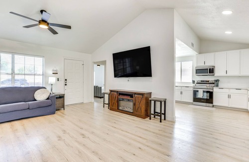 Overland Trail House | Pool, Basketball + BBQ! Glendale Group Getaway