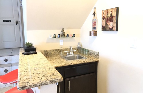 Las Vegas House | POOL/JACUZZI/HUGE FURNISHED BACKYARD/POOL TABLE/MINI GOLF/PLAY PLACE/PING PONG T