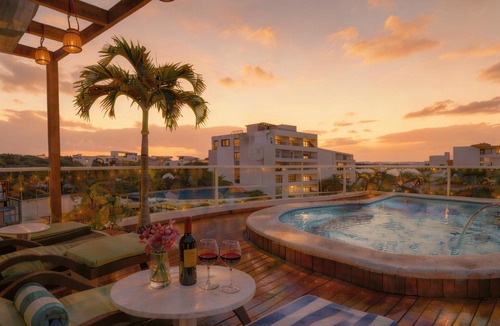 Luis Donaldo Colosio Apartment | Pool & Patio 1BR 2BR Suites Sleeps 2-8, Beach & 5th Ave 10 Min, New Chedraui 15 Min, Kitchen WiFi AC