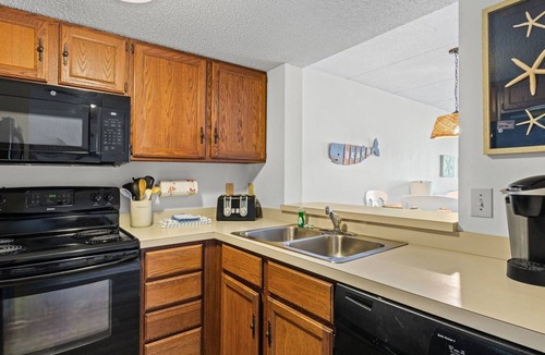 St. Augustine Beach Condo | Poolside St. Augustine Condo – Walk to Beach, Sleeps 4
