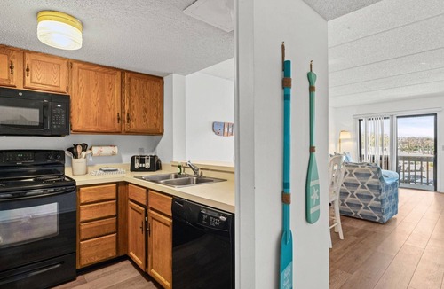 St. Augustine Beach Condo | Poolside St. Augustine Condo – Walk to Beach, Sleeps 4