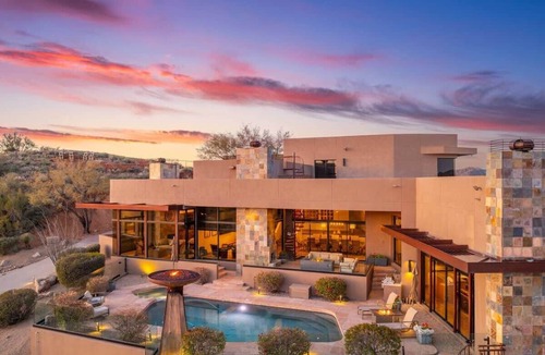 Pinnacle Peak House | Practice, Play, and Stay at Saguaro Point