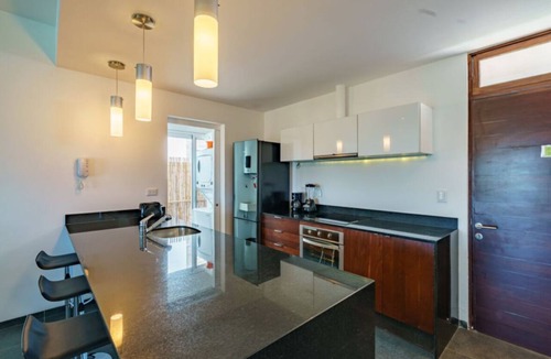 Centro Apartment | Prime Location PH w/Jacuzzi Roof top Pool close5th