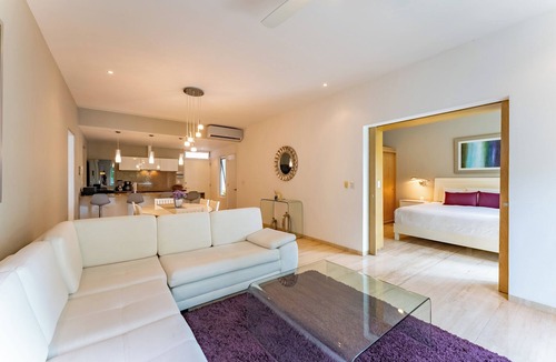 Centro Apartment | Prime Location Roof top Pool-Solarium and Jacuzzi
