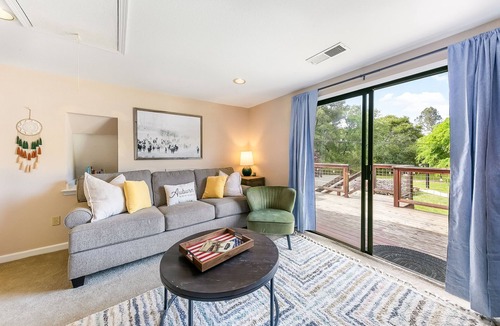 Auburn House | Private 1BR Guesthouse Close to DT Auburn