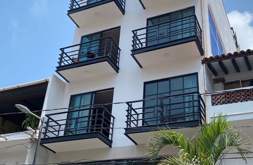Emiliano Zapata Apartment | Private balcony A/C Down town Terrace/Pool WiFi Apt#2
