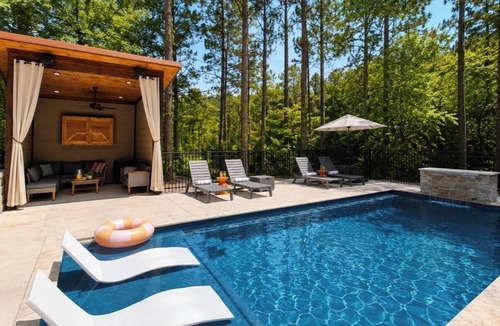Hochatown Cabin | Private heated pool, cabana, sauna & Pond sunsets